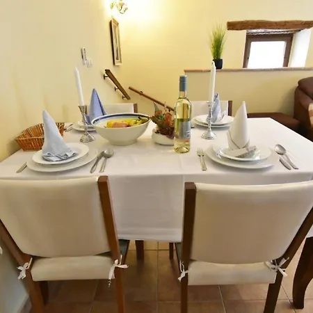 Klimatisierte In Tar Mit Terrasse, Grill Und Garten Apartment