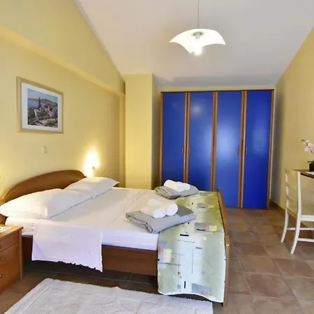 Apartment Klimatisierte In Tar Mit Terrasse, Grill Und Garten Porec