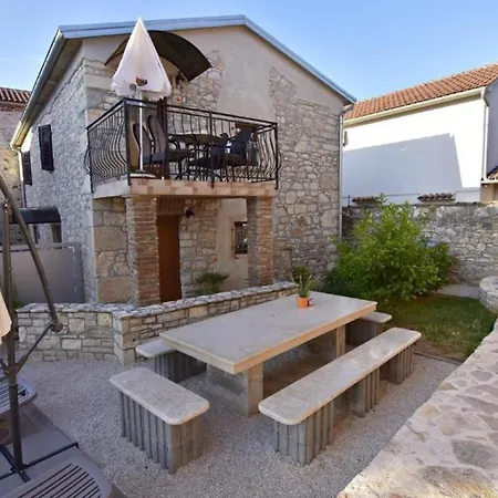 Apartment Klimatisierte In Tar Mit Terrasse, Grill Und Garten